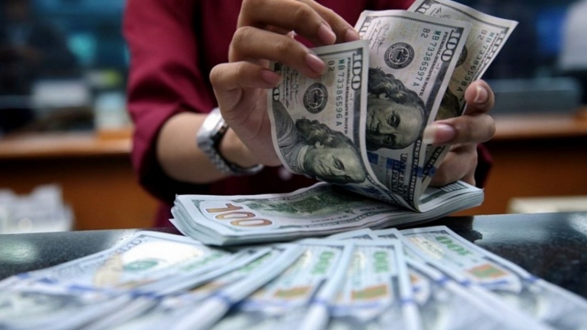 Tỷ giá hôm nay 22/8: USD bật tăng tại ngân hàng, diễn biến trái ngược trên thị trường tự do