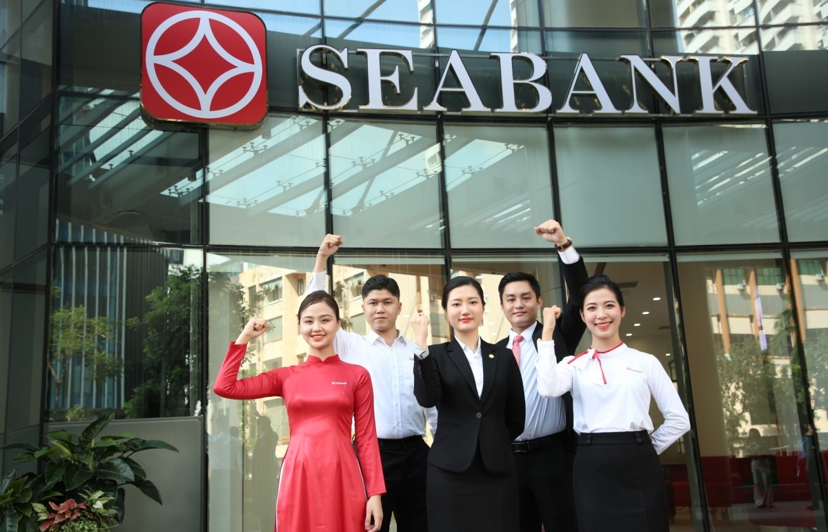 SeABank tổ chức 'Ngày hội đổi rác lấy quà' - Lan tỏa lối sống xanh vì Hà Nội sạch đẹp