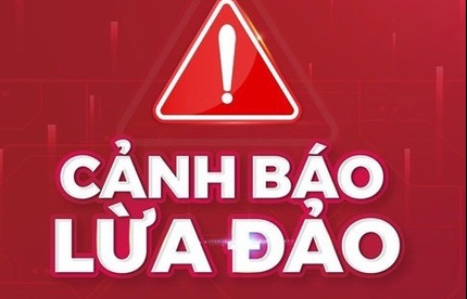 Đặt CCCD lên màn hình điện thoại theo hướng dẫn từ cuộc gọi số 0912.961.437, tài khoản người phụ nữ Tây Ninh bị trừ mất 3,5 tỷ đồng