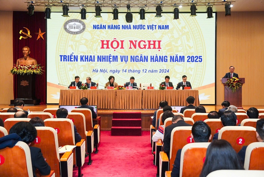 Chứng khoán 2025: Ba câu hỏi lớn cần lời giải