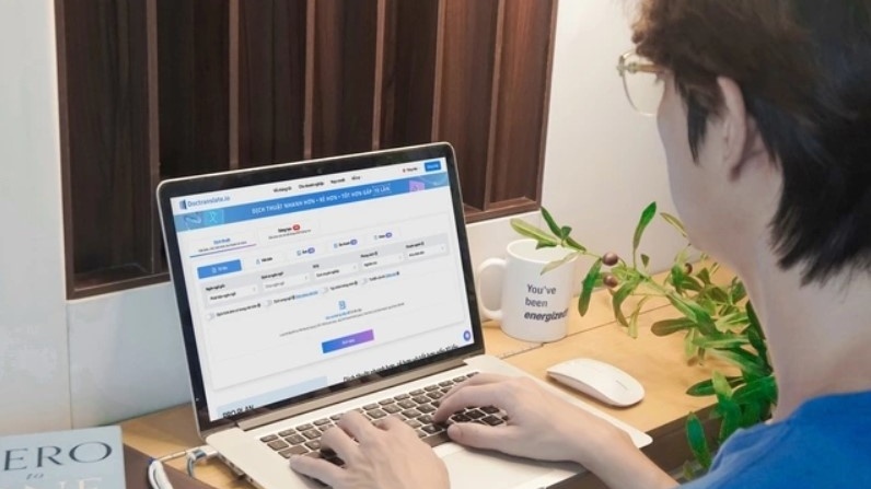 Startup Việt  vượt mặt 'gã khổng lồ' Google, ChatGPT trong cuộc đua AI dịch thuật