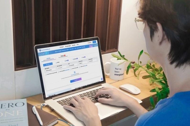 Startup Việt  vượt mặt 'gã khổng lồ' Google, ChatGPT trong cuộc đua AI dịch thuật
