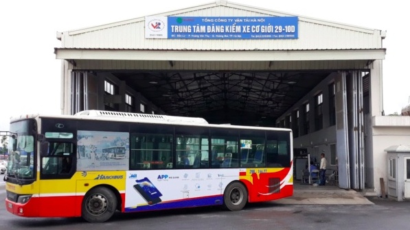 Hàng nghìn ô tô, xe buýt, taxi nguy cơ dừng chạy vì biển vàng nhưng đăng ký vẫn ghi biển trắng