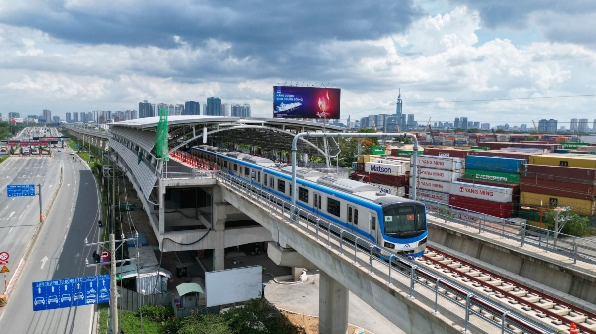 Tuyến metro đầu tiên của TP. HCM chính thức khánh thành, khởi đầu cho 355km đường sắt đô thị