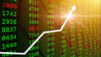 Dòng tiền lớn đổ vào ngân hàng kéo VN-Index lên đỉnh cao nhất gần 3 năm