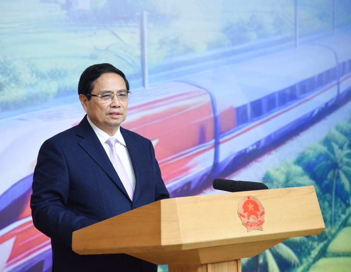 Thủ tướng Phạm Minh Chính: Quyết tâm xây dựng bằng được ngành công nghiệp đường sắt - Ảnh: VGP