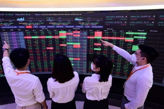 Phiên 11/4: Nhà đầu tư 'hả hê' mua bán, hơn 38.000 tỷ đồng kéo VN-Index tăng 54 điểm