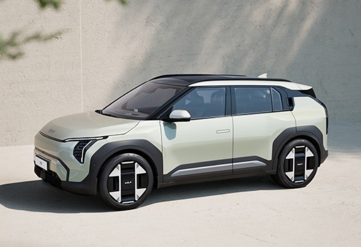 Mẫu xe chạy 600km cho một lần sạc của Hàn Quốc vừa giành vương miện xe hơi toàn cầu