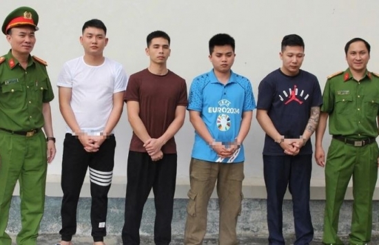 Bắt 4 chủ cơ sở sản xuất 3.500 tấn giá đỗ ngâm chất cấm tại Nghệ An