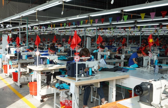 Giữa áp lực thuế đối ứng, đối tác Mỹ 'hiến kế' cho công ty may gần 20.000 lao động tại Việt Nam