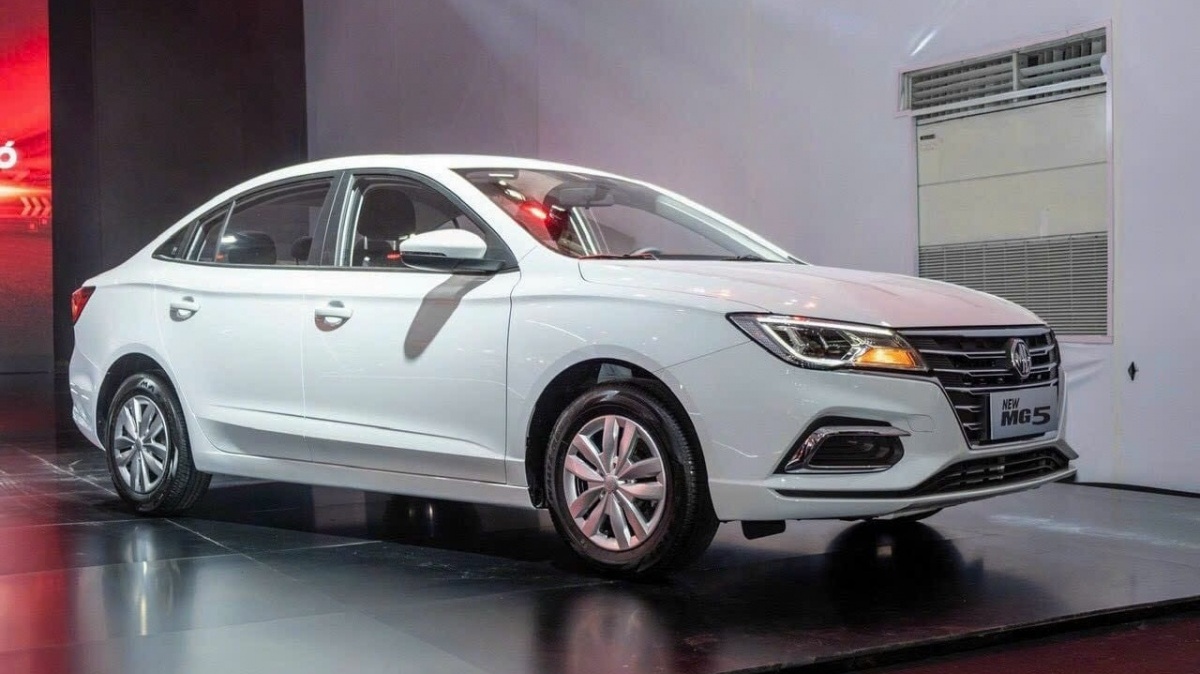 Mẫu sedan hạng C xả hàng dọn kho: Giá chỉ 339 triệu đồng, rẻ nhưng xịn hơn Hyundai Grand i10