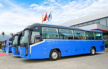 Tổ hợp sản xuất ô tô quy mô 500 triệu USD tại Việt Nam vừa bàn giao lô xe khách phục vụ TP. Hải Phòng