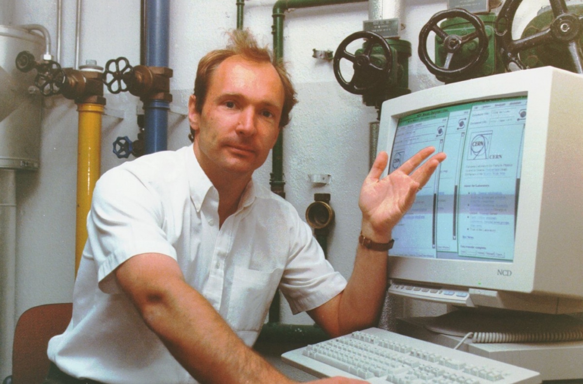 Ngày này năm 1993: Câu chuyện ít ai biết về trung tâm hạt nhân tạo nên Internet toàn cầu