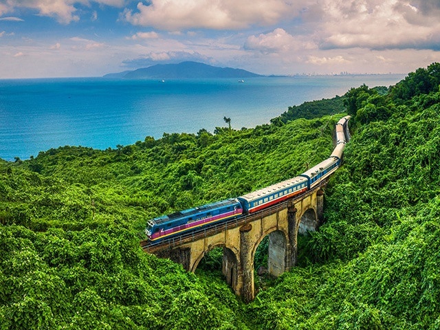 Thủ tướng chốt ngày khởi công tuyến đường sắt 8 tỷ USD, doanh nghiệp Việt vào thế sẵn sàng: Hòa Phát làm ray, THACO đóng toa, Viettel phát tín hiệu