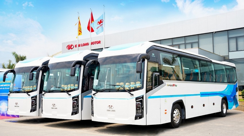 Doanh nghiệp vận tải hành khách hàng đầu miền Bắc chọn hãng ô tô Việt có động cơ Trung Quốc cho đội xe mới