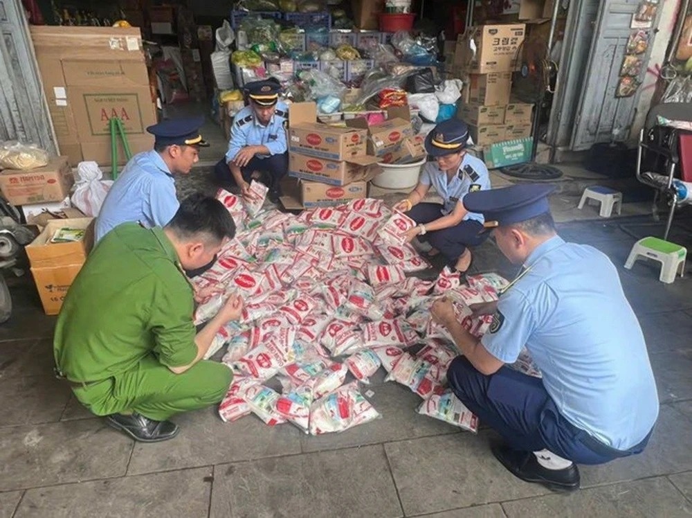 Hơn nửa tấn mì chính nghi giả ông lớn MIWON, AJINOMOTO bị bắt tại Nghệ An