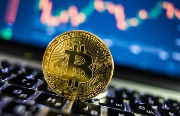 Bitcoin mất vị thế 'vàng kỹ thuật số': Bão thuế quan đang ép đồng tiền số này lột xác?