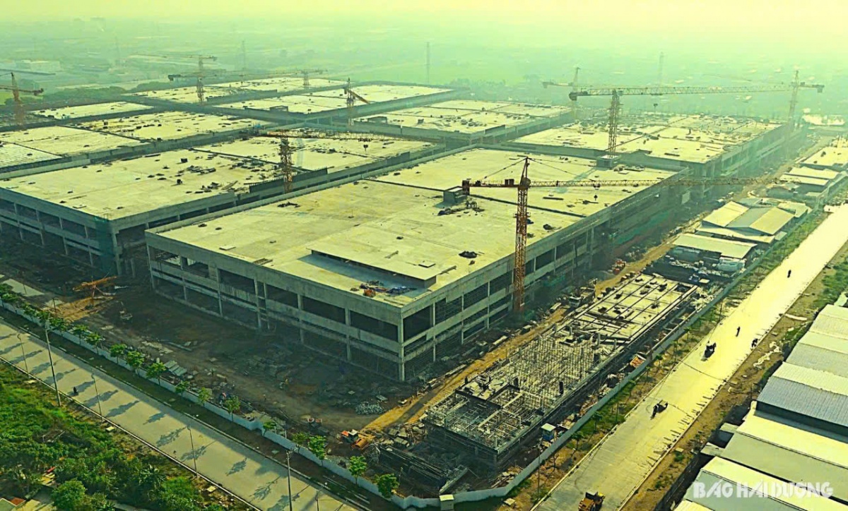 Hơn 1.000 công nhân thi công xuyên lễ, siêu dự án văn phòng phẩm 6.400 tỷ tại Hải Dương vượt tiến độ