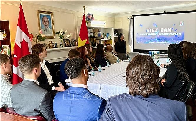 Quốc gia có GDP hơn 2.200 tỷ USD bất ngờ cử phái đoàn đến Việt Nam tìm cơ hội giảm phụ thuộc vào Mỹ