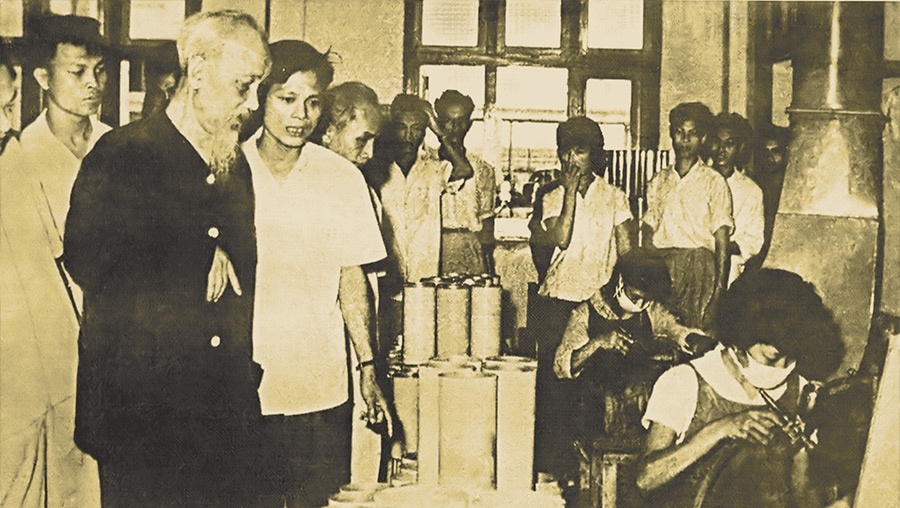 Dấu ấn doanh nghiệp là nạn nhân của bom Mỹ 1972: Từng đón Bác Hồ về thăm, 20 năm giữ bản sắc đặc biệt trên sàn chứng khoán
