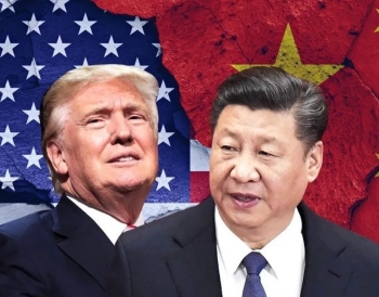 Hai trung tâm quyền lực chuyển động, thị trường toàn cầu nín thở dõi theo