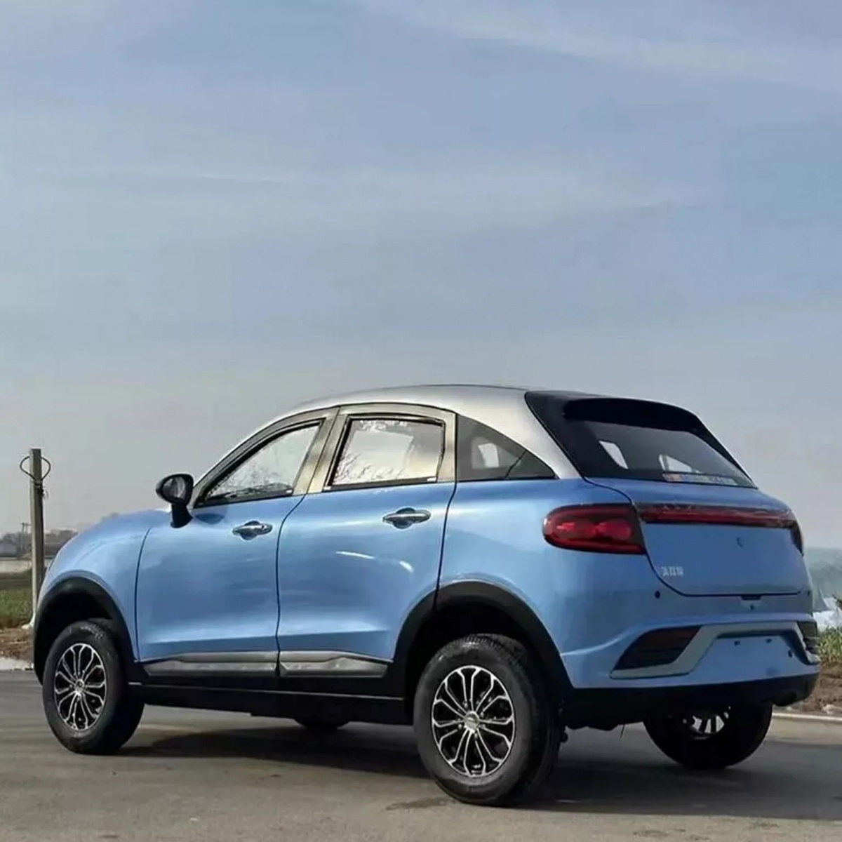 Mẫu ô tô điện đẹp như siêu xe Bentley: Giá chỉ 81 triệu, có 5 chỗ ngồi, ưu điểm dễ dàng di chuyển trong phố