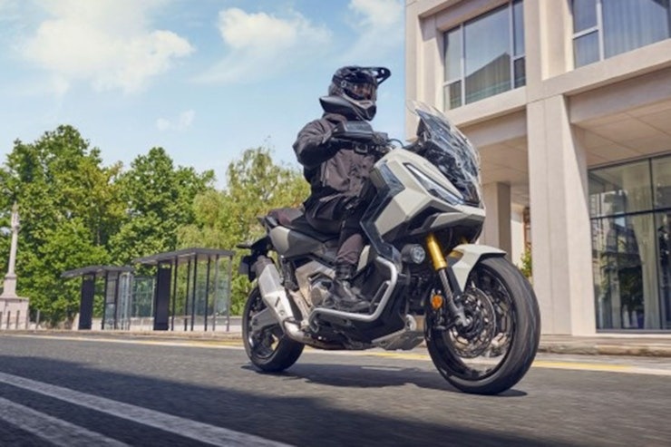'Quái thú tay ga' mới của Honda có gì mà giá ngang ô tô?