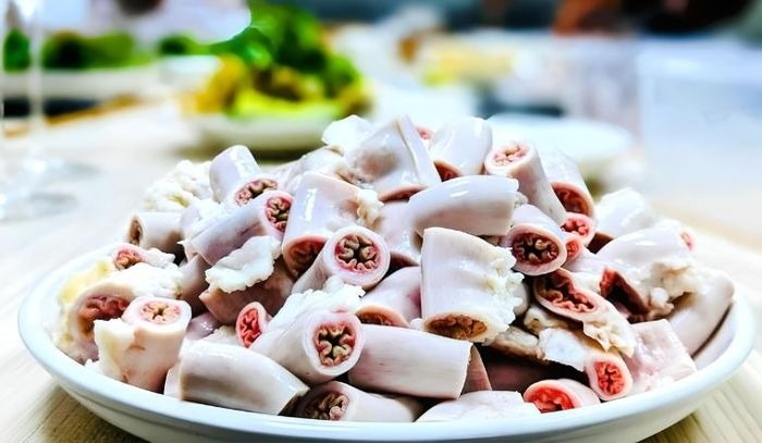 Cỗ lòng se điếu kỷ lục dài 40 mét và lời thách thức trị giá 1 tỷ đồng: Sự kiện chao đảo cả ngành hàng đồ nhậu