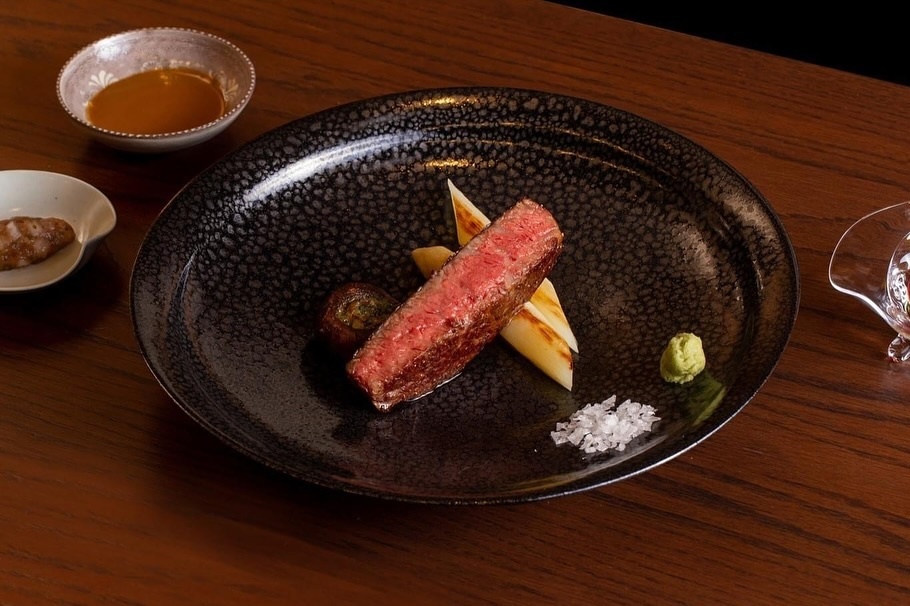 Capella Hanoi có nhà hàng steak lọt top ngon nhất thế giới