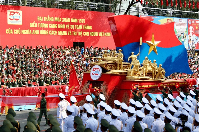 THACO của ông Trần Bá Dương góp dàn xe khủng được thiết kế theo yêu cầu tại lễ diễu binh 30/4