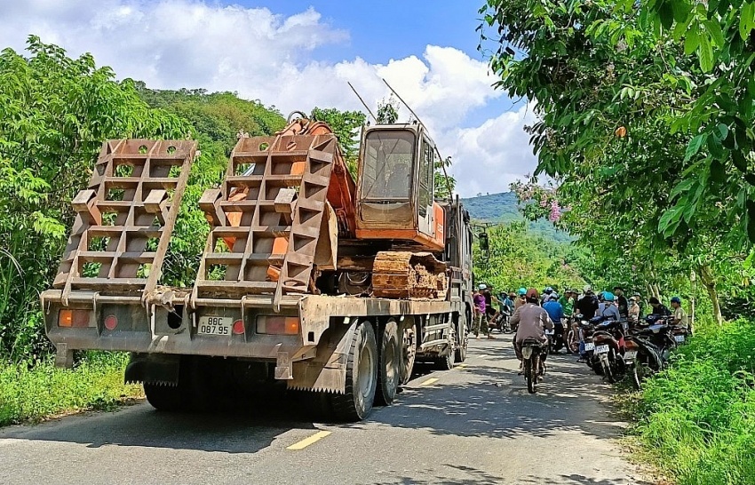 Vụ hàng trăm người dân Lâm Đồng chặn xe đầu kéo khai thác cát: Doanh nghiệp khẳng định có giấy phép đầy đủ
