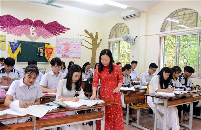 Cả nước thiếu 120.000 giáo viên, Bộ GD-ĐT hành động khẩn để tìm người 'gieo chữ'