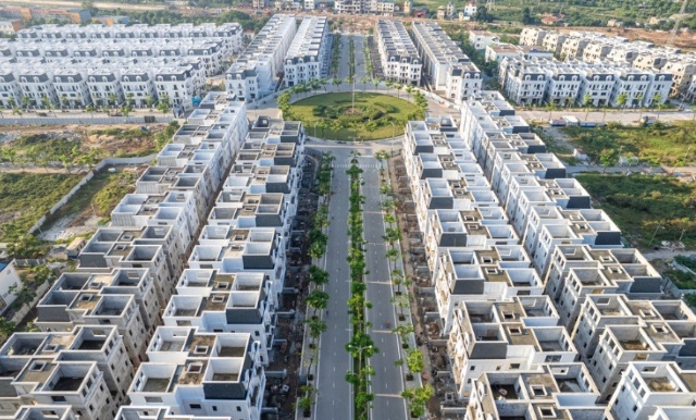 Hai ‘át chủ bài’ của tỷ phú Phạm Nhật Vượng dẫn đầu đà phục hồi thị trường biệt thự, liền kề