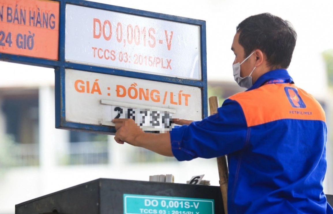 Bộ Công Thương vừa quyết định phương án điều hành giá xăng dầu để phù hợp với thế giới