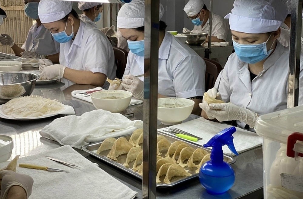Xuất khẩu nhỏ giọt, tổ yến Việt gặp thêm rào cản mới trên đường sang Trung Quốc
