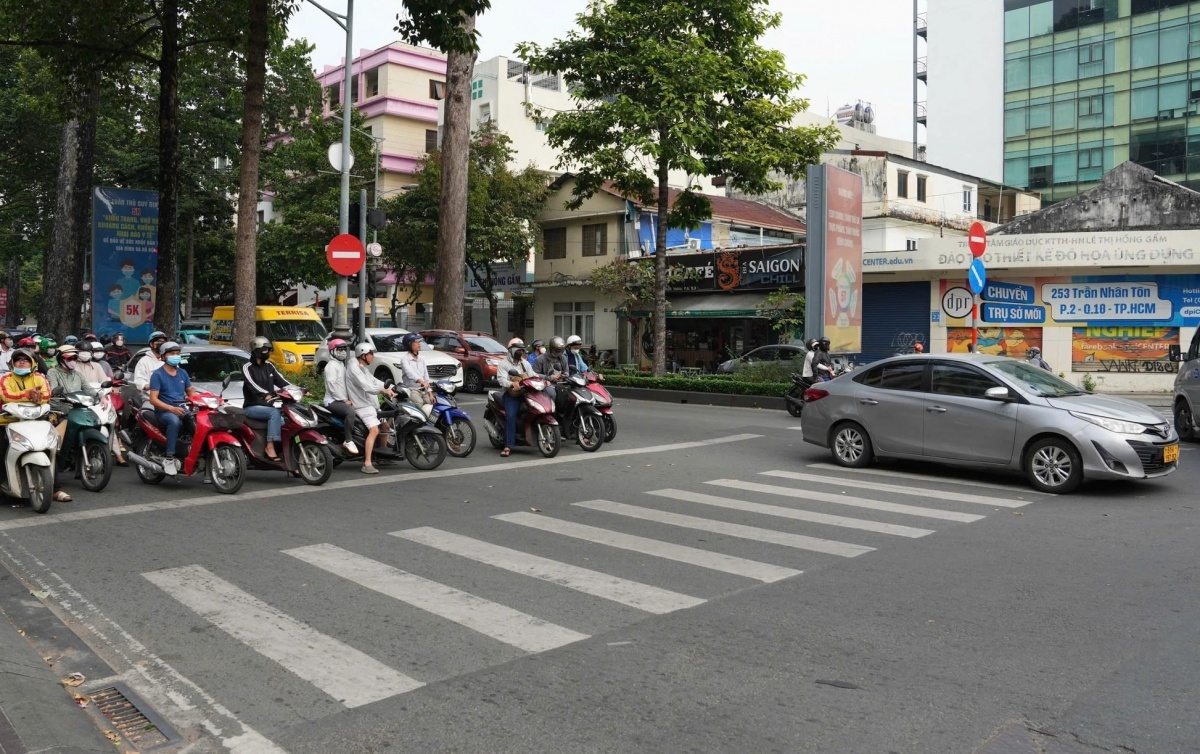 Từ 2025: Lỗi sẽ bị coi như vượt đèn đỏ của ô tô và bị phạt từ 18-20 triệu đồng, người dân biết để chấp hành