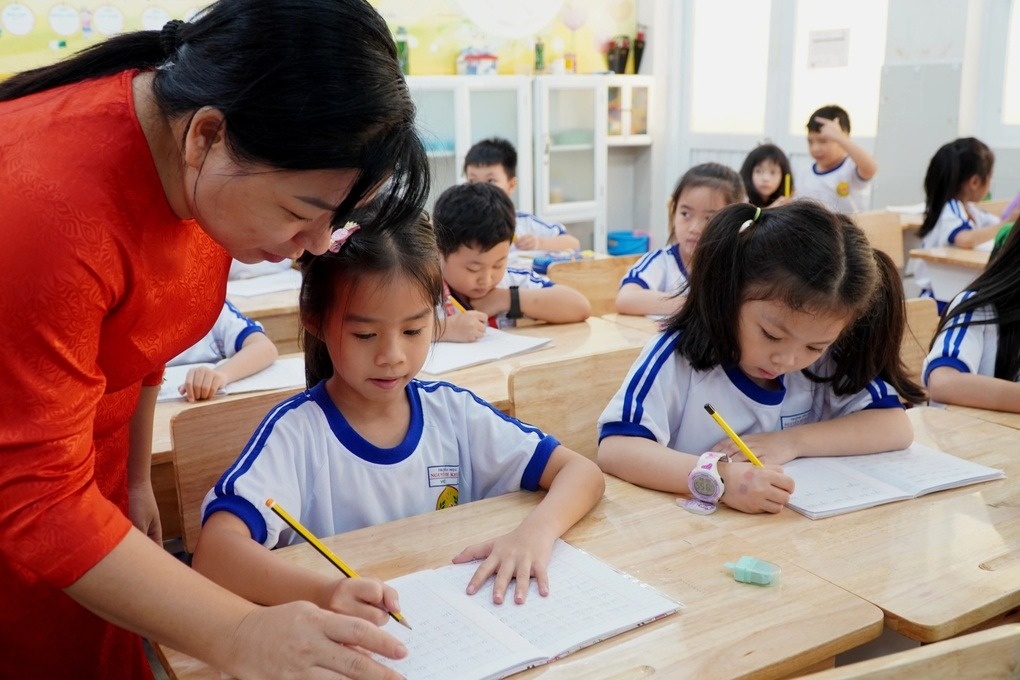 Tin vui: Đề xuất xếp lương giáo viên ngang hàng giáo sư, cập nhật bảng lương mới nhất năm 2025