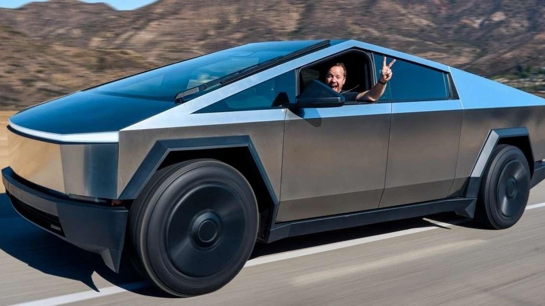 'Con cưng' từng khiến Elon Musk kiêu ngạo giờ ế chỏng chơ vì đắt đỏ, lỗi nhiều