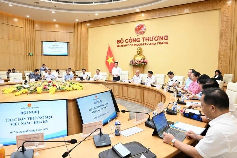 Đoàn đàm phán Chính phủ họp với các 'ông lớn' xuất khẩu hàng sang Mỹ