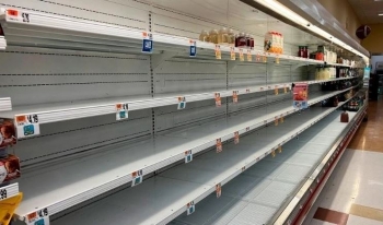 Các ông lớn bán lẻ Walmart, Target phải 'cầu cứu' Tổng thống Trump trước áp lực nhiều kệ hàng sẽ trống rỗng trong mùa hè này