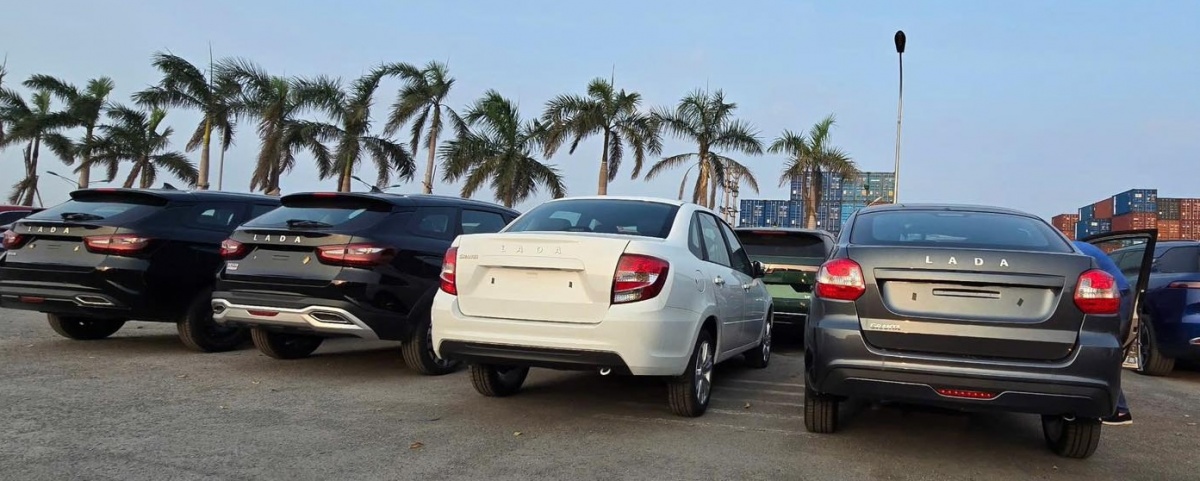 Xem trước lô xe ‘huyền thoại nước Nga' Lada vừa cập bến đến Việt Nam: Giá dự kiến chỉ 360 triệu, mẫu mã bắt mắt