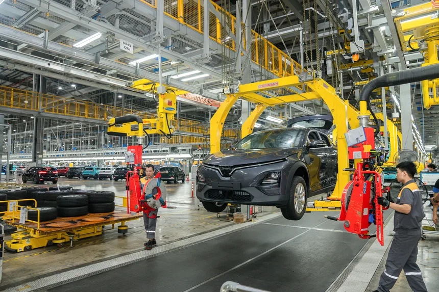 VinFast và giấc mơ nội địa hóa: Khi 'cánh chim đầu đàn' tư nhân chắp cánh công nghiệp Việt Nam