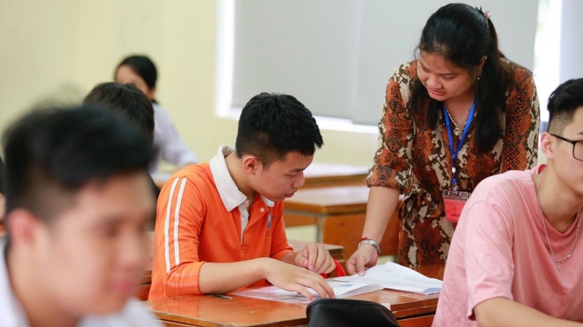 Hiệu trưởng, hiệu phó có bị cắt giảm sau khi sáp nhập cấp xã, chuyển thành chính quyền địa phương 2 cấp