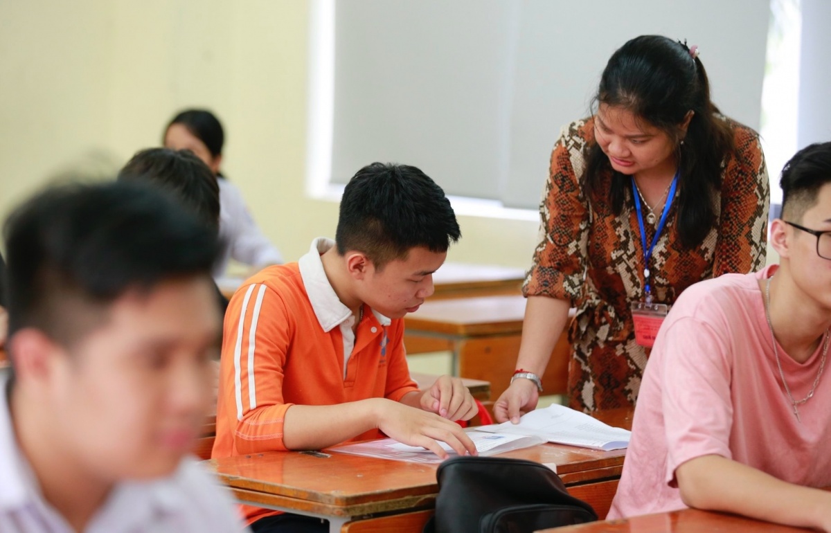 Hiệu trưởng, hiệu phó có bị cắt giảm sau khi sáp nhập cấp xã, chuyển thành chính quyền địa phương 2 cấp