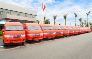 Gây chú ý với khoang hành lý rộng nhất phân khúc, mẫu xe khách của hãng xe Việt Kim Long Motor tiếp tục được đặt mua 100 chiếc