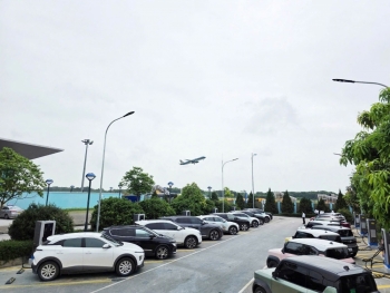 Sân bay đầu tiên của ACV triển khai trạm sạc VinFast