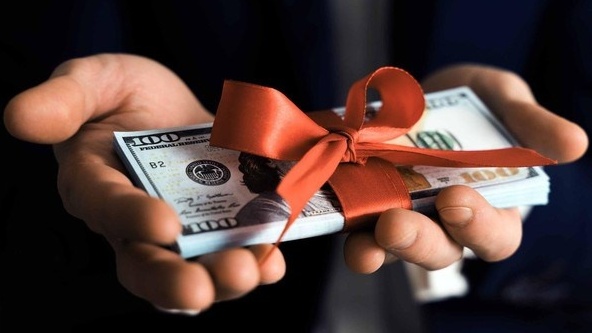 Không lo ‘bão thuế quan’ từ Mỹ, doanh nghiệp dược hơn 2.800 nhân sự trả cổ tức kỷ lục tỷ lệ 100% bằng tiền