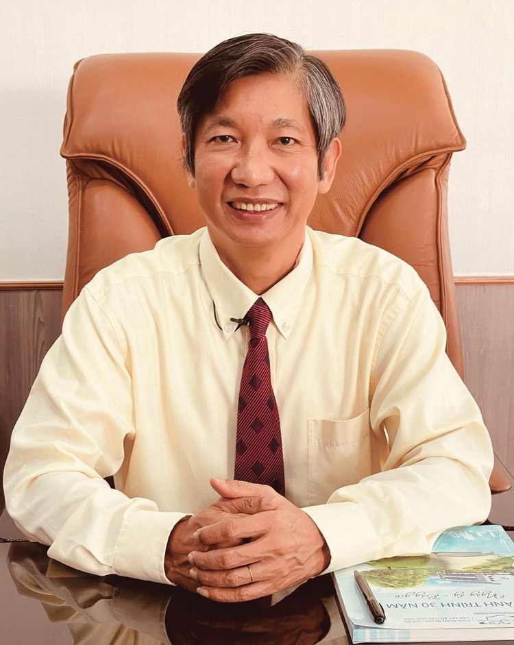 Ông chủ tiệm vàng lớn bậc nhất TP.HCM: Từng làm phụ xe tải, góp hàng tỷ chống dịch, sống âm thầm và trao ‘niềm tin vàng’ suốt 36 năm