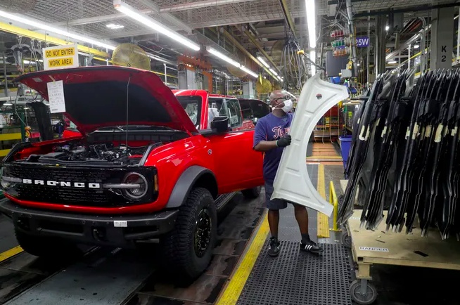 Công nhân Ford tuồn phụ tùng ra ngoài suốt hai năm không bị phát hiện