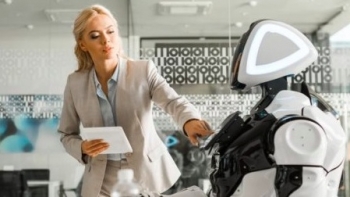 Doanh nghiệp tin tuyệt đối vào AI, sa thải hàng nghìn nhân sự bỗng nhiên phải tuyển dụng lại vì một lí do